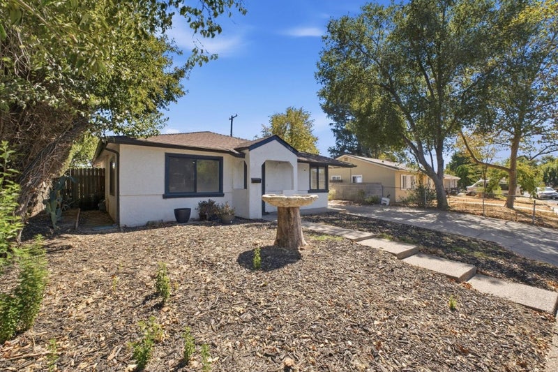1412 Sebastian Way