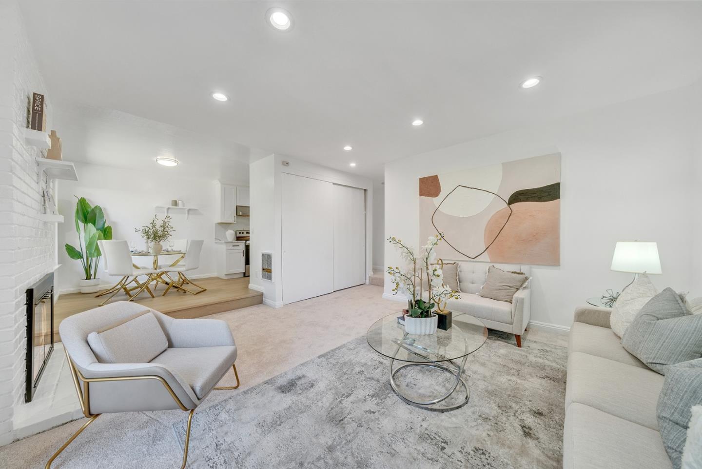 100 E Middlefield Rd #3H