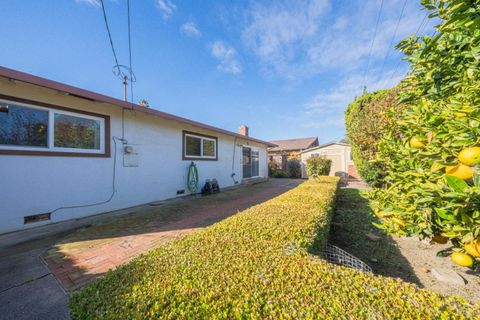 Tiny photo for 826 Central Avenue, SALINAS, CA 93901 (MLS # ML82029622)