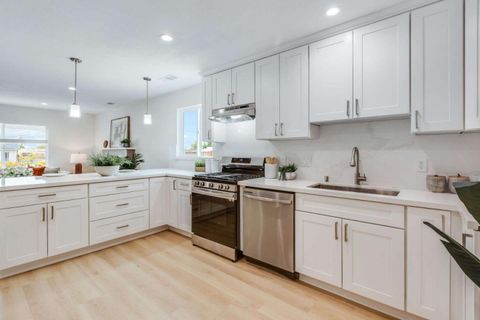 Tiny photo for 86 N Claremont Avenue, SAN JOSE, CA 95127 (MLS # ML82029267)