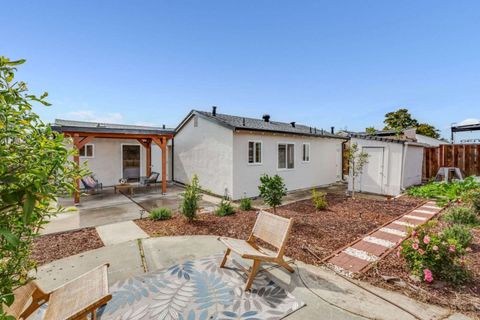 Tiny photo for 86 N Claremont Avenue, SAN JOSE, CA 95127 (MLS # ML82029267)