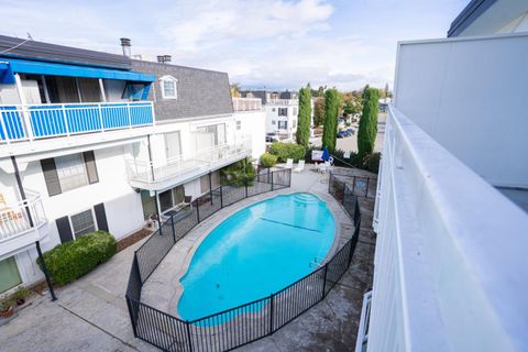 Tiny photo for 1945 Mount Vernon Court #14, MOUNTAIN VIEW, CA 94040 (MLS # ML82026844)