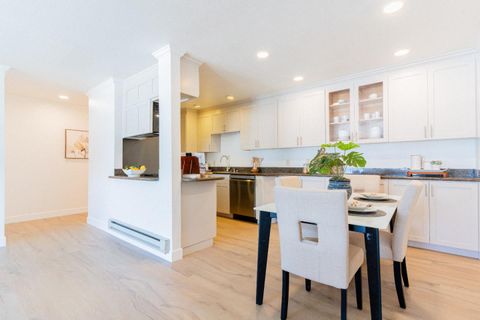 Tiny photo for 1945 Mount Vernon Court #14, MOUNTAIN VIEW, CA 94040 (MLS # ML82026844)