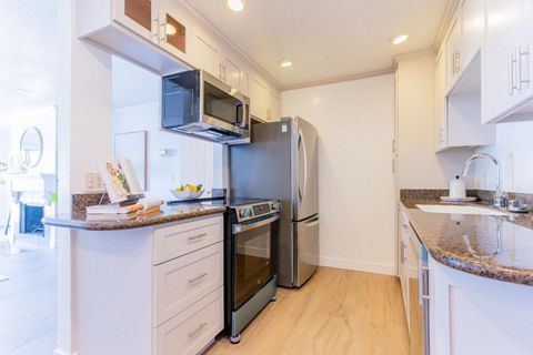 Tiny photo for 1945 Mount Vernon Court #14, MOUNTAIN VIEW, CA 94040 (MLS # ML82026844)