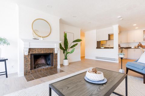 Tiny photo for 1945 Mount Vernon Court #14, MOUNTAIN VIEW, CA 94040 (MLS # ML82026844)