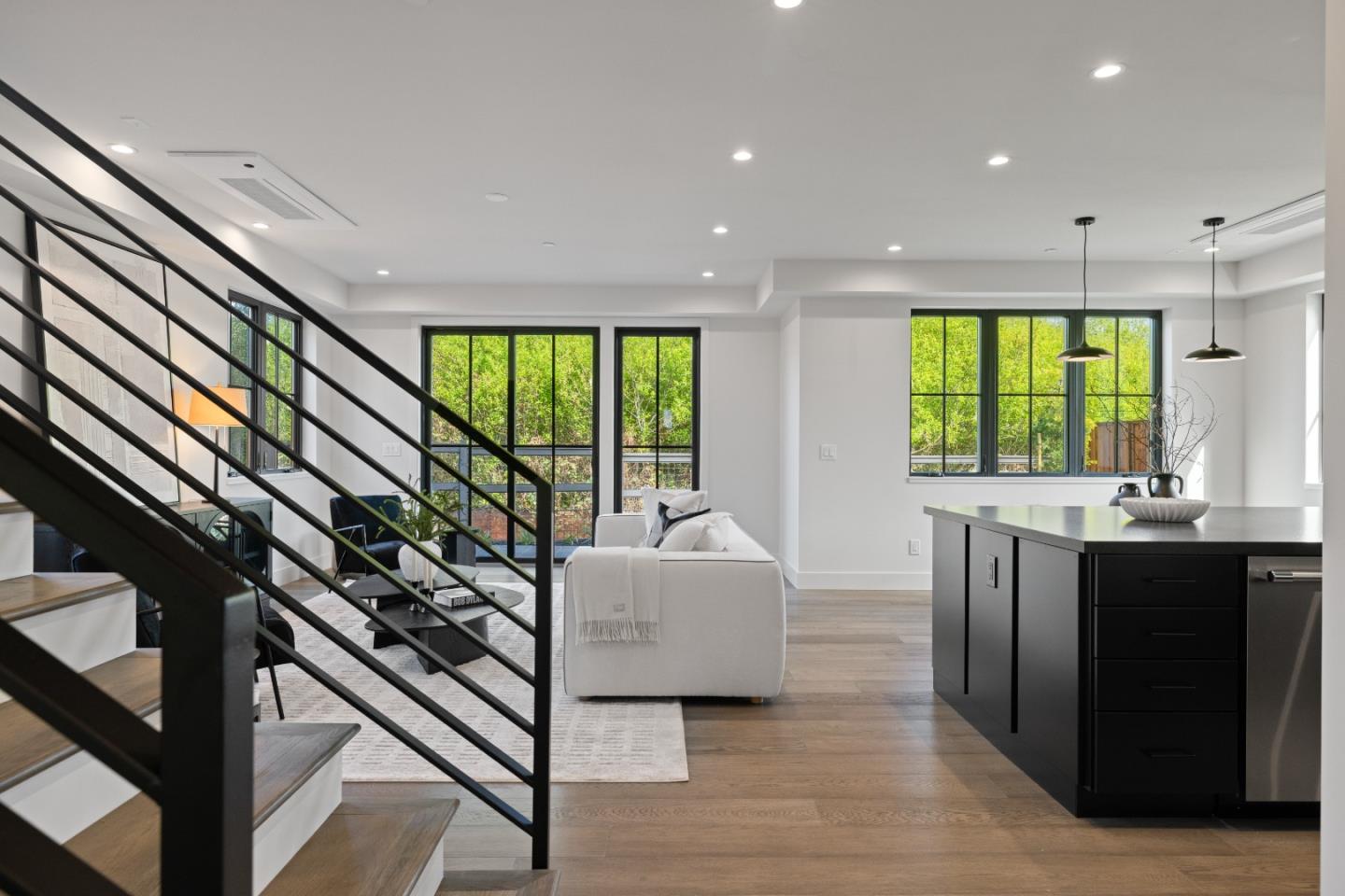 535 Creekside Court