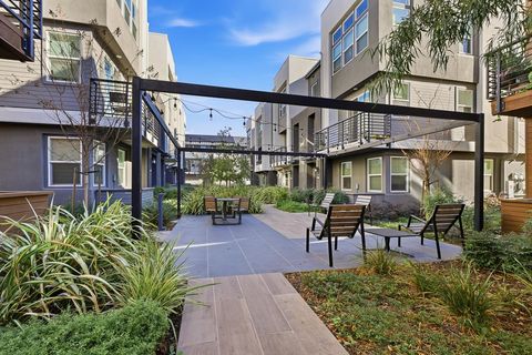 Tiny photo for 3675 Broadcast Common, FREMONT, CA 94538 (MLS # ML82034656)