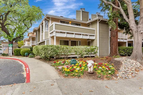 2575 Oak Road Unit B, Walnut Creek, CA 94597 - #: ML81996016