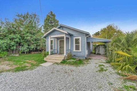 Photo of 419 Barson Street, SANTA CRUZ, CA 95060 (MLS # ML81998308)