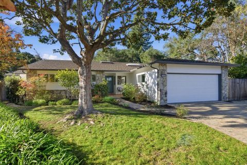 Photo of 141 Fairmead Lane, LOS GATOS, CA 95032 (MLS # ML82028958)