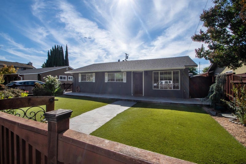 3885 Maui Drive