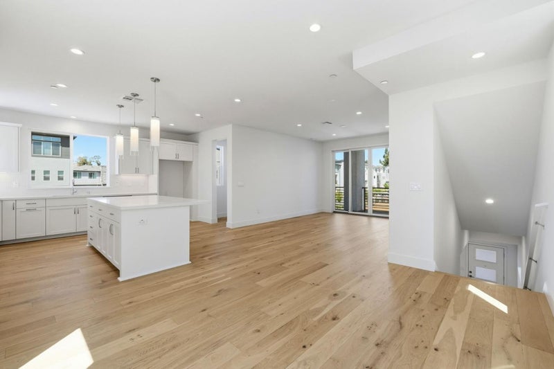 1002 Rojo Terrace