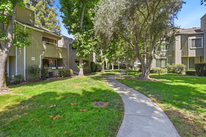 1672 Braddock Court