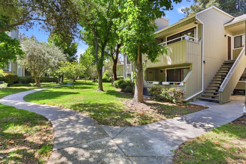 1672 Braddock Court