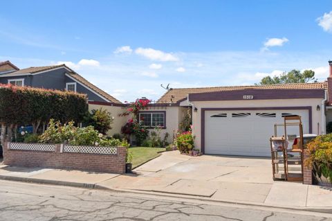Tiny photo for 1518 Duran Circle, SALINAS, CA 93906 (MLS # ML82020903)