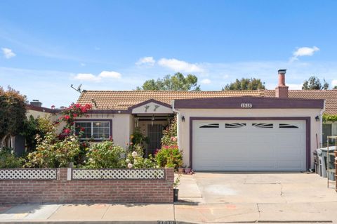 Tiny photo for 1518 Duran Circle, SALINAS, CA 93906 (MLS # ML82020903)