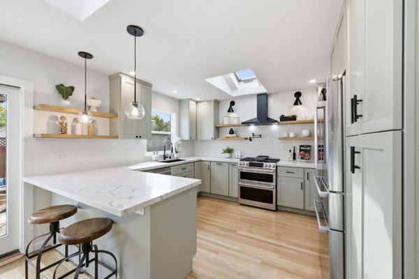 1005 HALL ST, SAN CARLOS, CA 94070 - Image cd7deb32d8a62b2e0907bf7930c60866/3929287147