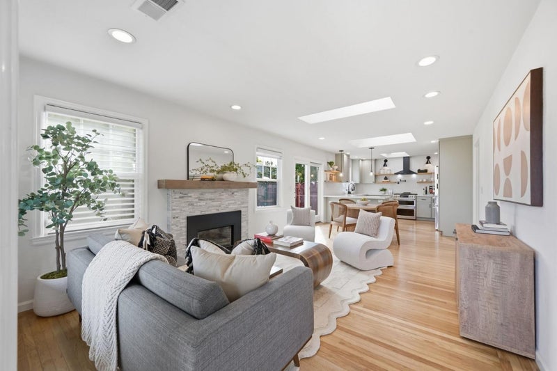 1005 Hall Street