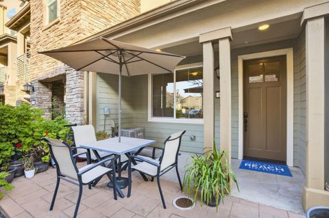 890 White Moonstone Loop San Jose CA 95123