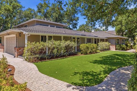 Photo of 484 Aspen Way, LOS ALTOS, CA 94024 (MLS # ML82053096)