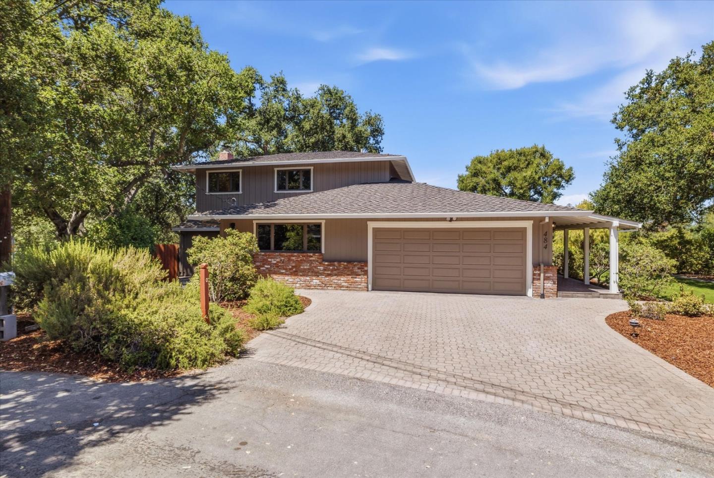 484 Aspen Way