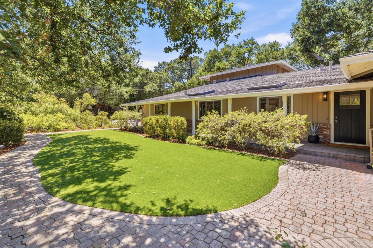 484 Aspen Way