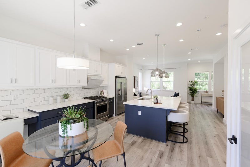 400 Cove Lane