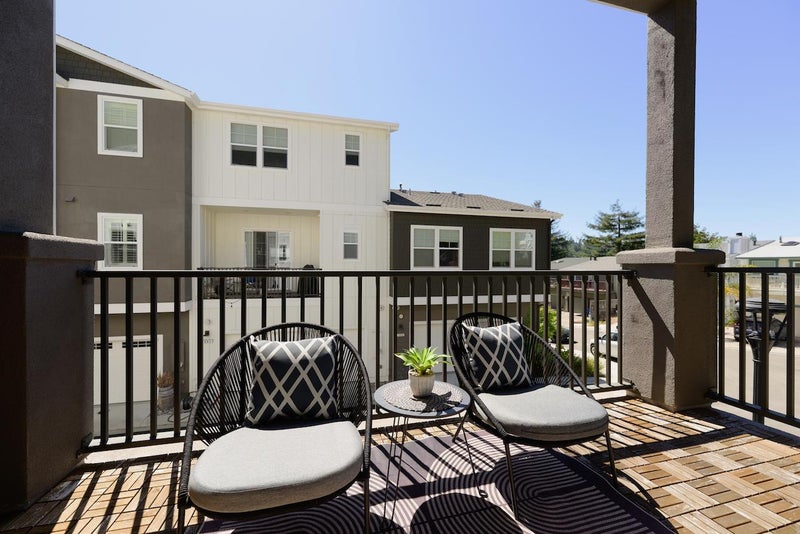 400 Cove Lane