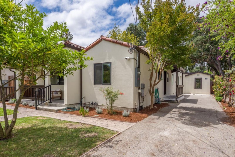 926 Iris Street