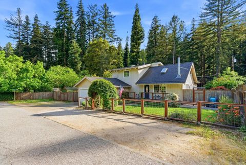 Photo of 105 Garden Lane, Boulder Creek, CA 95006 (MLS # ML82040061)