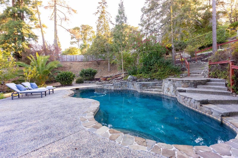 1548 Kingswood Drive