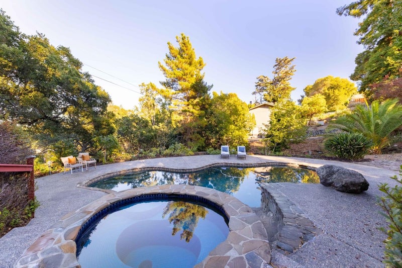 1548 Kingswood Drive