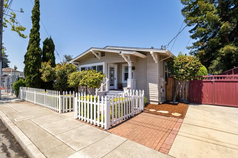 113 Washburn Avenue