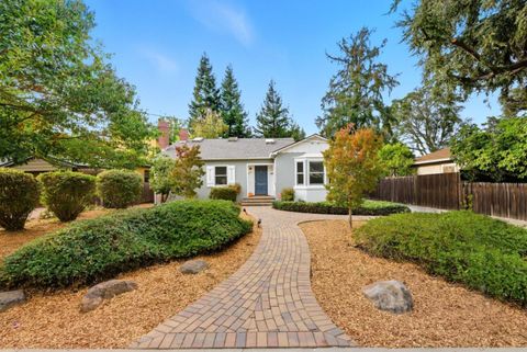 Photo of 860 Harvard Avenue, MENLO PARK, CA 94025 (MLS # ML82025161)