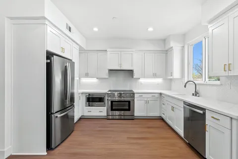 931 Woodside Road, Redwood City, CA 94061 - #: ML82005244