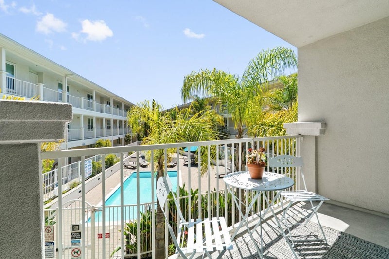 2030 North Pacific Avenue 237