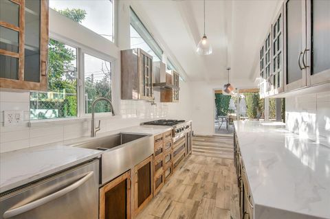 Photo of 6513 Corbin Avenue, WOODLAND HILLS, CA 91367 (MLS # ML82028466)