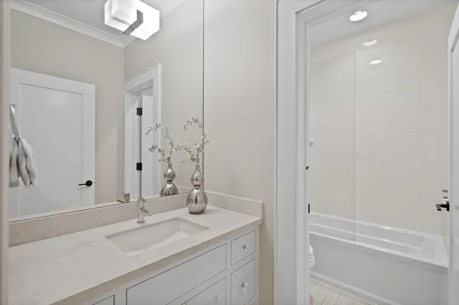 Menlo Park, California 94025, United States, 7 Bedrooms Bedrooms, ,6 BathroomsBathrooms,Residential,Pending,15627