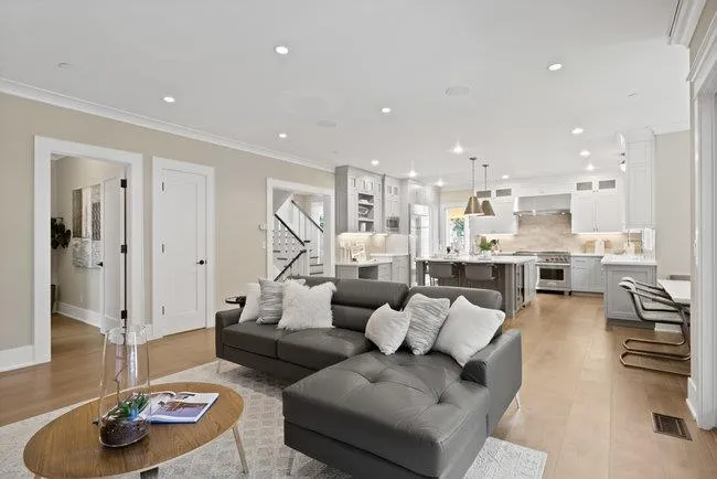 Menlo Park, California 94025, United States, 7 Bedrooms Bedrooms, ,6 BathroomsBathrooms,Residential,Pending,15627