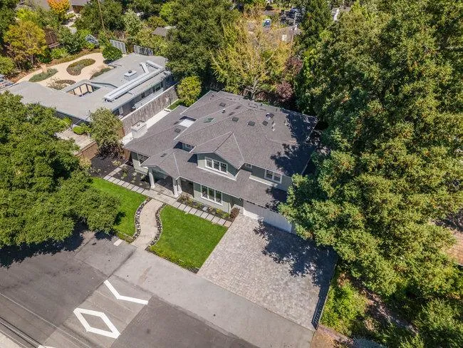 Menlo Park, California 94025, United States, 7 Bedrooms Bedrooms, ,6 BathroomsBathrooms,Residential,Pending,15627