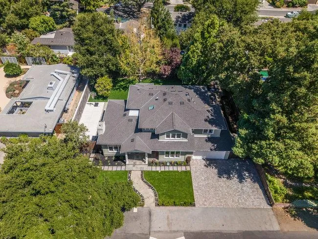 Menlo Park, California 94025, United States, 7 Bedrooms Bedrooms, ,6 BathroomsBathrooms,Residential,Pending,15627