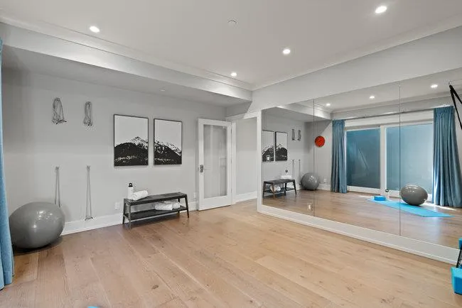 Menlo Park, California 94025, United States, 7 Bedrooms Bedrooms, ,6 BathroomsBathrooms,Residential,Pending,15627