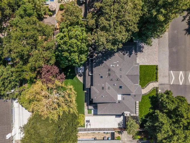 Menlo Park, California 94025, United States, 7 Bedrooms Bedrooms, ,6 BathroomsBathrooms,Residential,Pending,15627