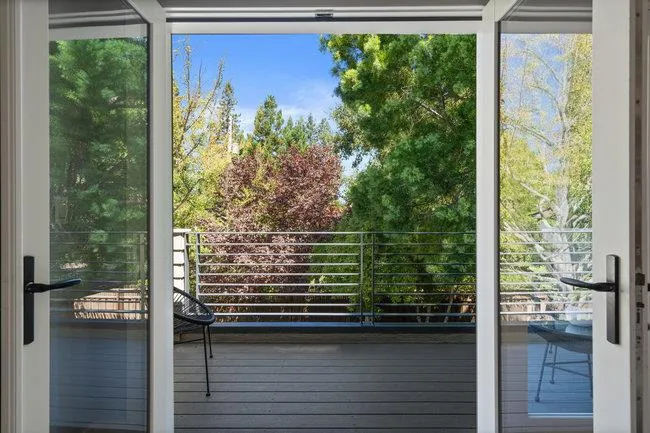 Menlo Park, California 94025, United States, 7 Bedrooms Bedrooms, ,6 BathroomsBathrooms,Residential,Pending,15627