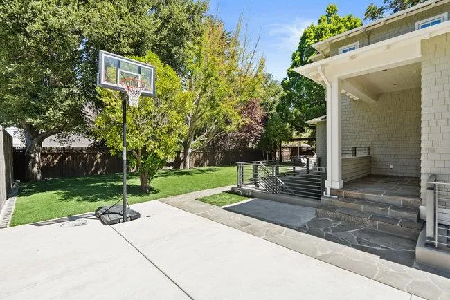 Menlo Park, California 94025, United States, 7 Bedrooms Bedrooms, ,6 BathroomsBathrooms,Residential,Pending,15627