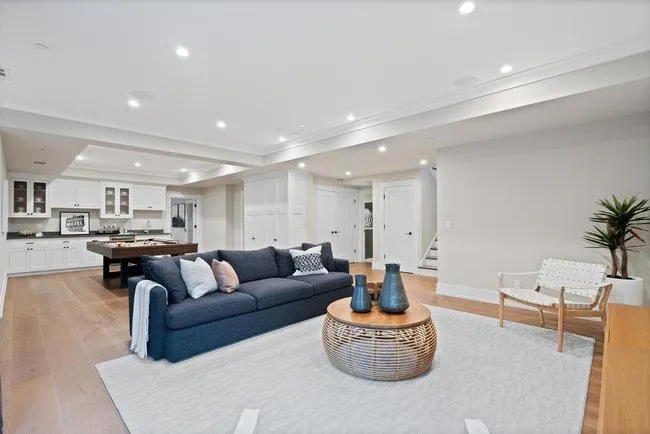 Menlo Park, California 94025, United States, 7 Bedrooms Bedrooms, ,6 BathroomsBathrooms,Residential,Pending,15627