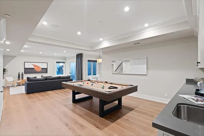 Menlo Park, California 94025, United States, 7 Bedrooms Bedrooms, ,6 BathroomsBathrooms,Residential,Pending,15627