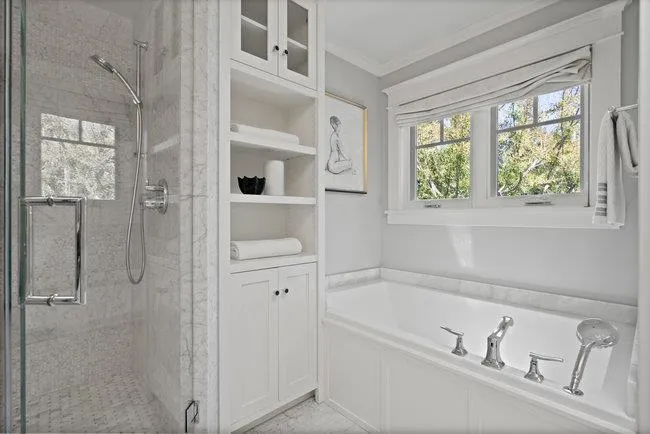 Menlo Park, California 94025, United States, 7 Bedrooms Bedrooms, ,6 BathroomsBathrooms,Residential,Pending,15627