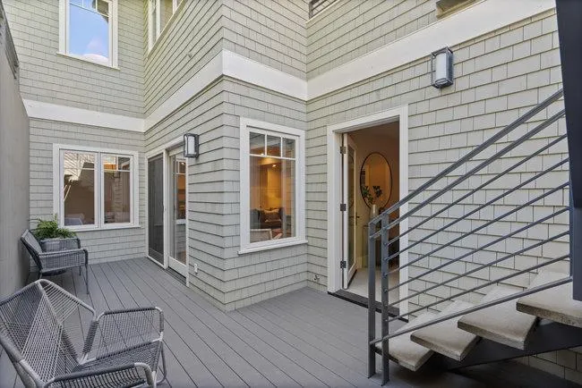 Menlo Park, California 94025, United States, 7 Bedrooms Bedrooms, ,6 BathroomsBathrooms,Residential,Pending,15627