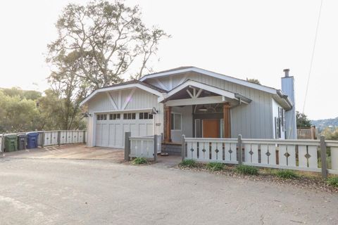 Photo of 627 Loma Prieta Drive, APTOS, CA 95003 (MLS # ML82036794)